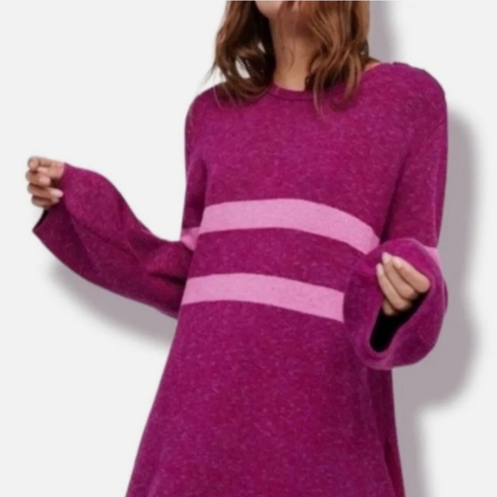 Free People On Your Team Bell Sleeve
Oversized Purple Mini Sweater Dress Sz XS